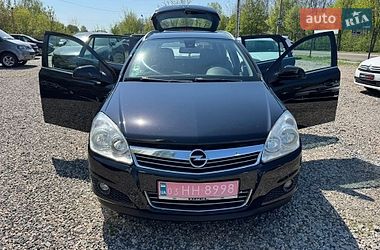Универсал Opel Astra 2010 в Полтаве
