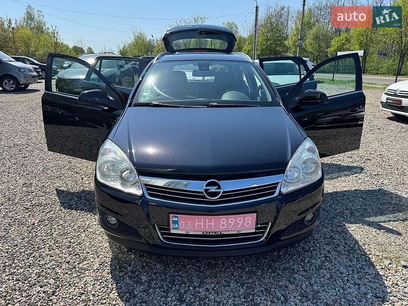 Универсал Opel Astra 2010 в Полтаве