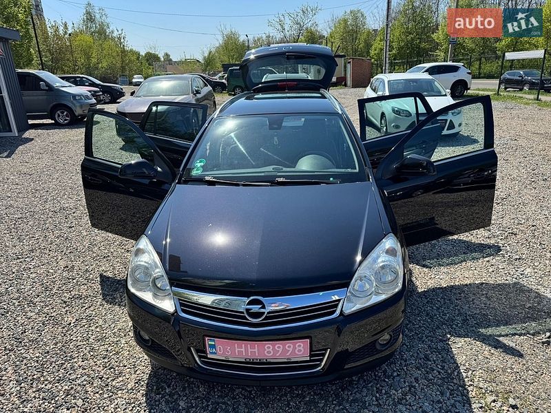 Универсал Opel Astra 2010 в Полтаве