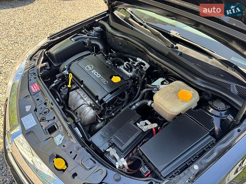 Универсал Opel Astra 2010 в Полтаве