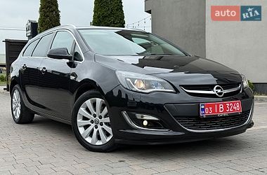 Универсал Opel Astra 2014 в Стрые