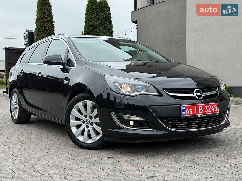 Универсал Opel Astra 2014 в Стрые