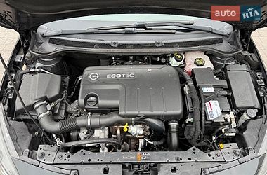 Универсал Opel Astra 2014 в Стрые
