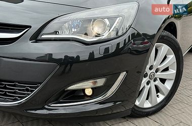 Универсал Opel Astra 2014 в Стрые