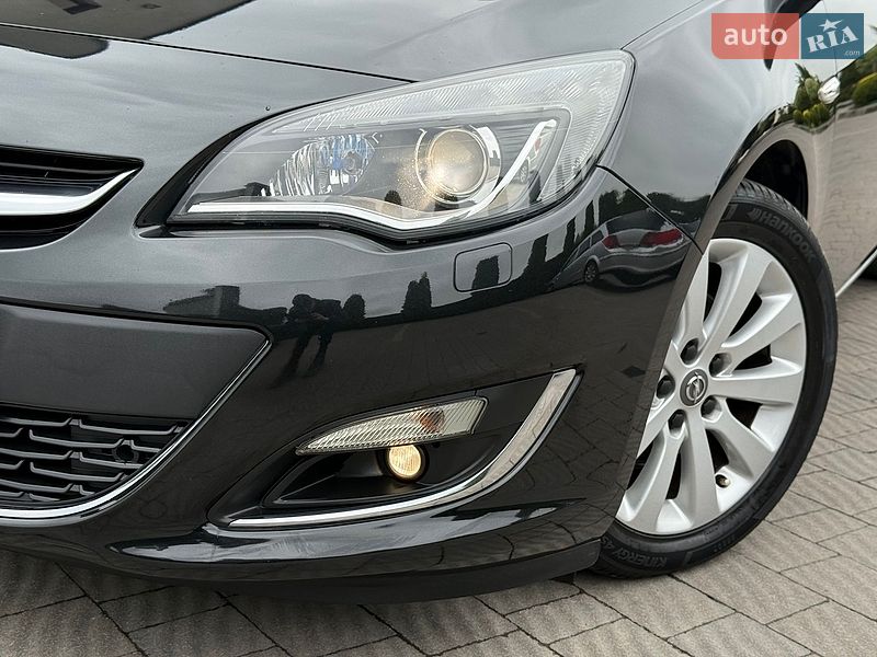 Универсал Opel Astra 2014 в Стрые