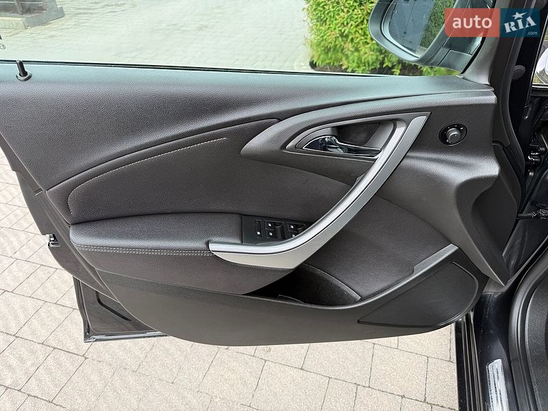 Универсал Opel Astra 2014 в Стрые