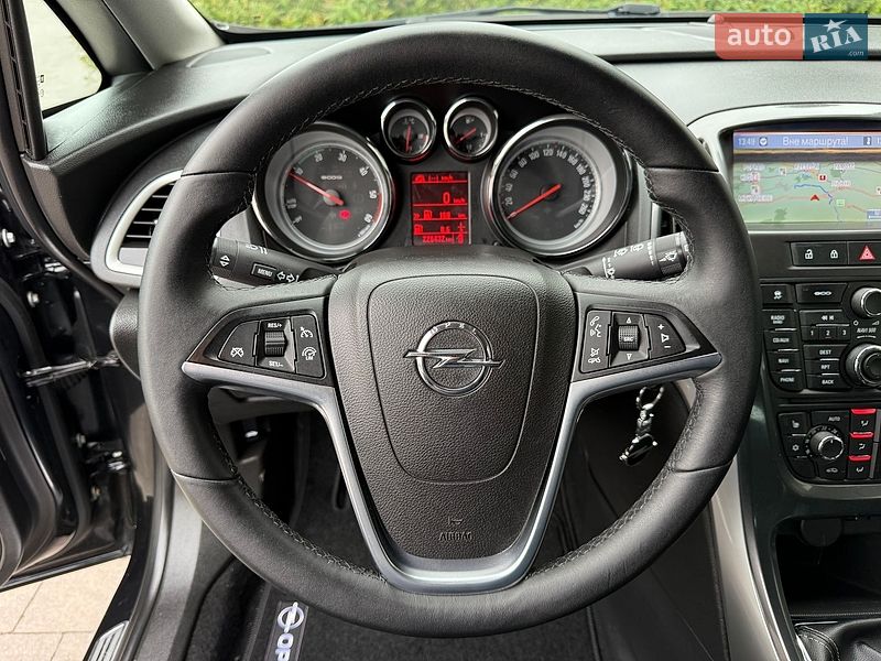 Универсал Opel Astra 2014 в Стрые