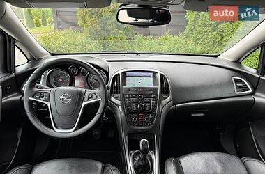 Универсал Opel Astra 2014 в Стрые