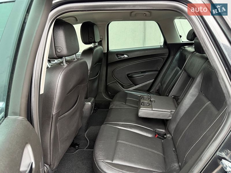 Универсал Opel Astra 2014 в Стрые