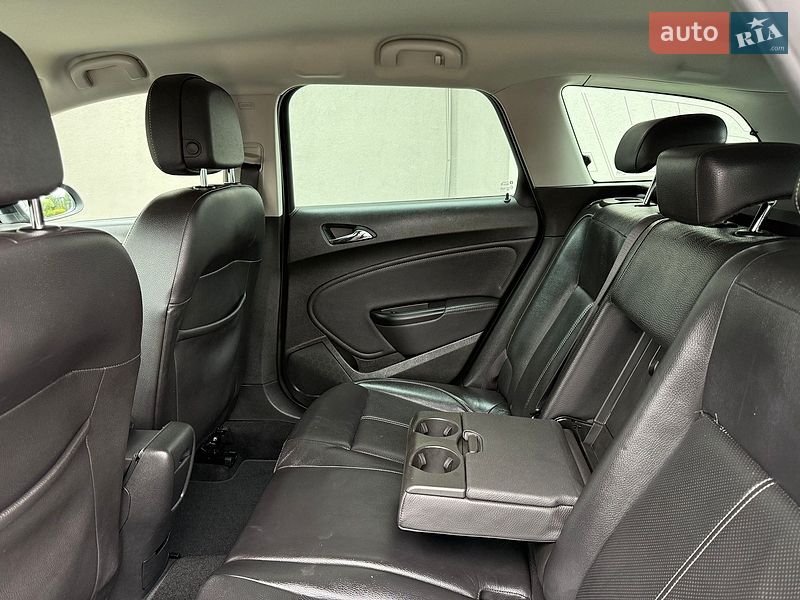 Универсал Opel Astra 2014 в Стрые