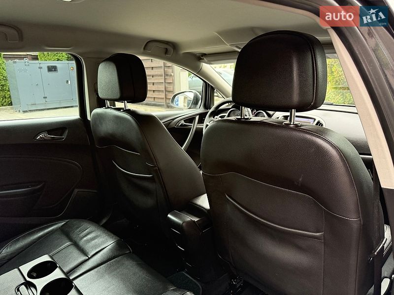 Универсал Opel Astra 2014 в Стрые