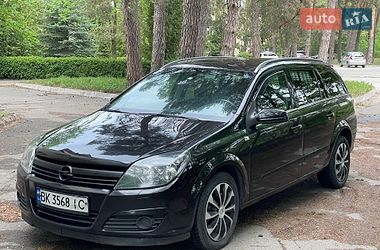 Универсал Opel Astra 2004 в Остроге