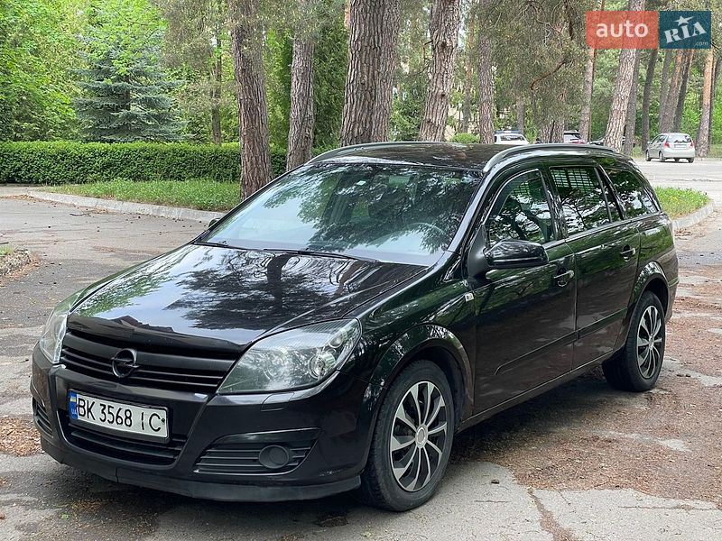 Универсал Opel Astra 2004 в Остроге