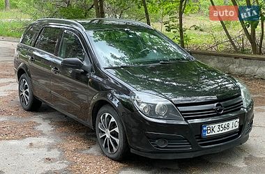 Универсал Opel Astra 2004 в Остроге