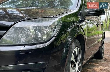 Универсал Opel Astra 2004 в Остроге