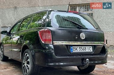Универсал Opel Astra 2004 в Остроге
