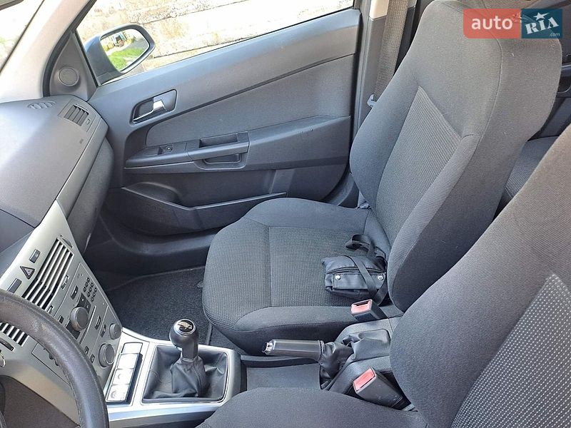 Універсал Opel Astra 2009 в Решетилівці