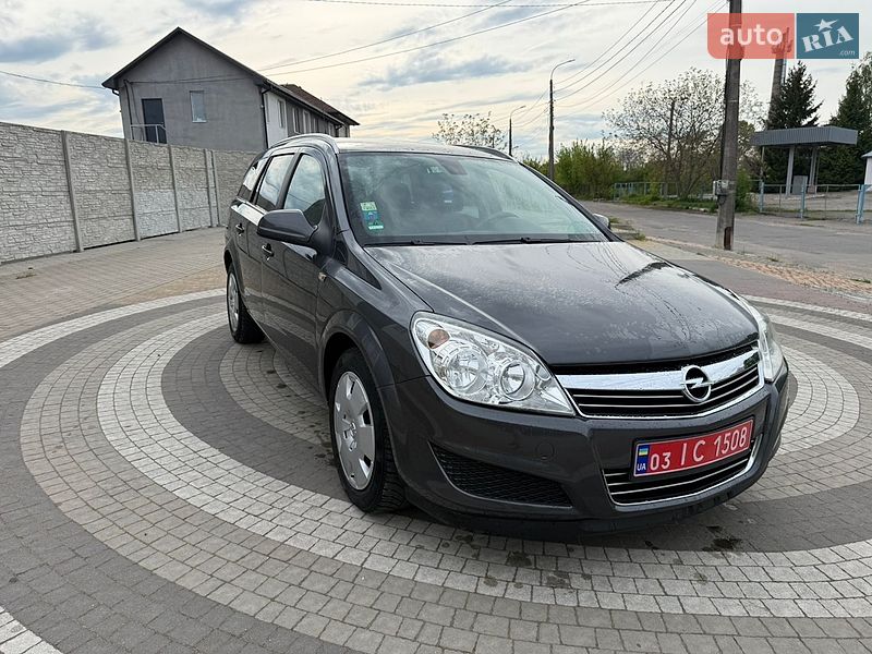 Универсал Opel Astra 2010 в Белой Церкви