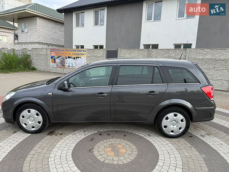Универсал Opel Astra 2010 в Белой Церкви