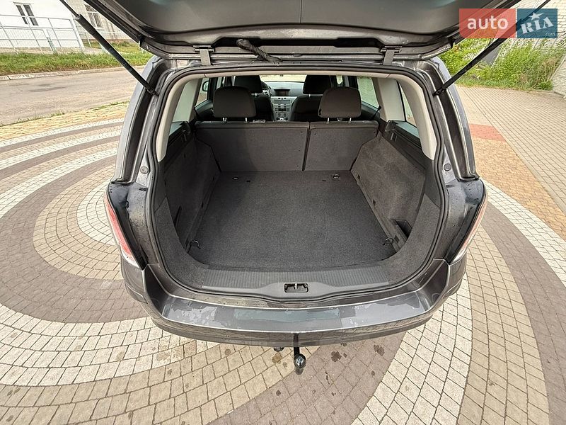 Универсал Opel Astra 2010 в Белой Церкви