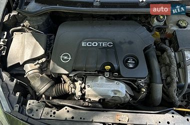 Универсал Opel Astra 2014 в Киеве