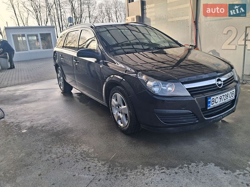 Универсал Opel Astra 2005 в Стрые