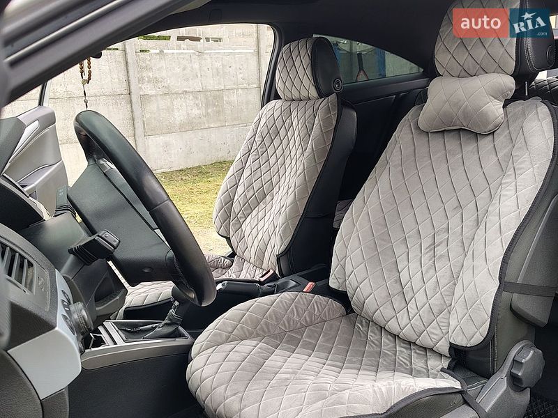 Хэтчбек Opel Astra 2006 в Львове
