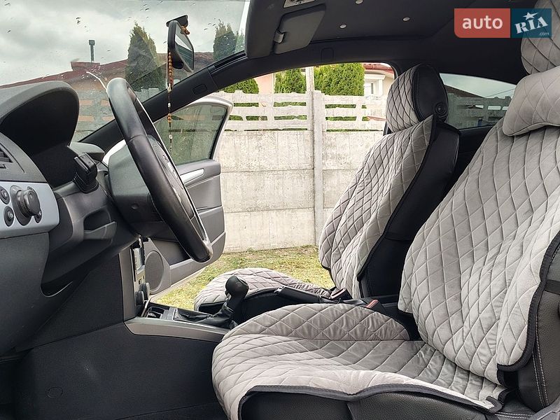 Хэтчбек Opel Astra 2006 в Львове