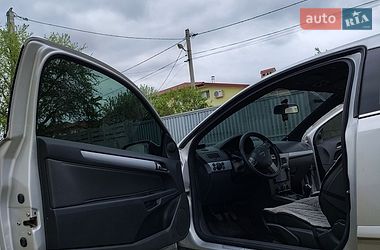 Хэтчбек Opel Astra 2006 в Львове