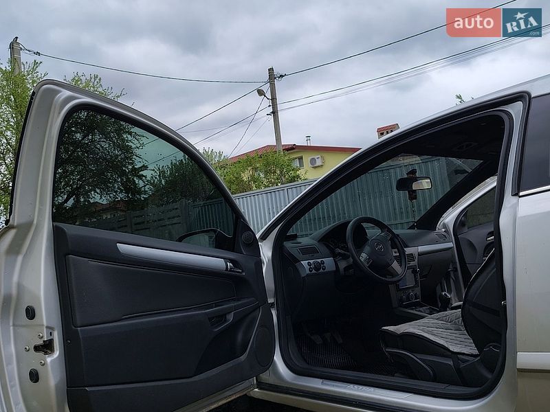 Хэтчбек Opel Astra 2006 в Львове