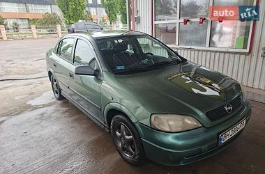 Седан Opel Astra 2000 в Черноморске