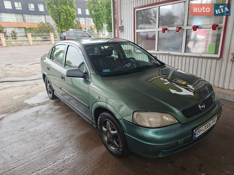 Седан Opel Astra 2000 в Черноморске