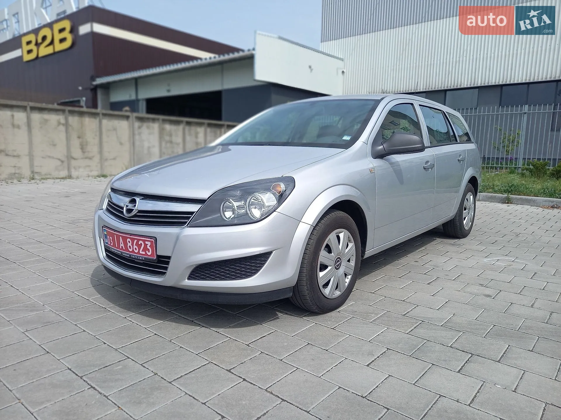 2010 Opel Astra - фото 1