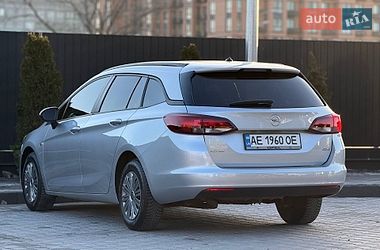 Универсал Opel Astra 2017 в Днепре