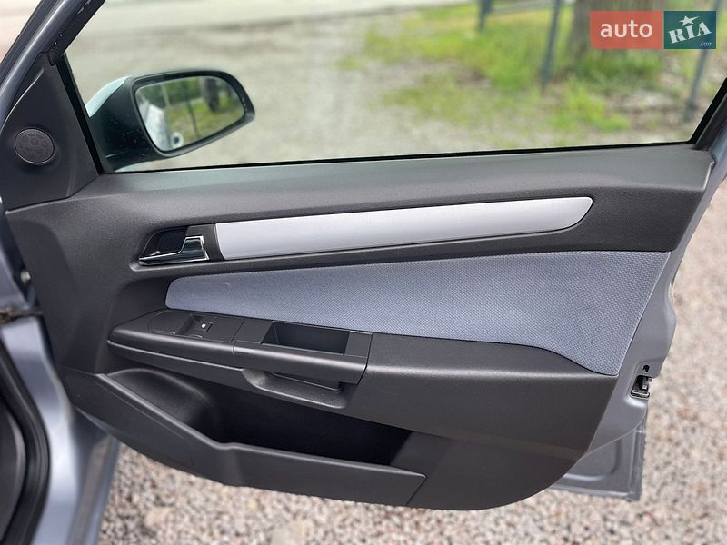 Универсал Opel Astra 2006 в Виннице