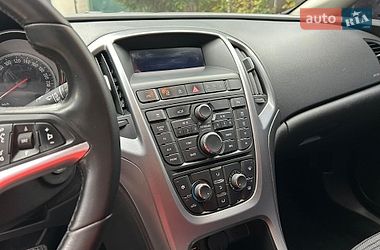 Седан Opel Astra 2017 в Ужгороді
