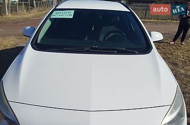 Універсал Opel Astra 2011 в Овручі