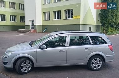 Универсал Opel Astra 2009 в Ровно