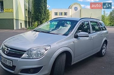 Универсал Opel Astra 2009 в Ровно