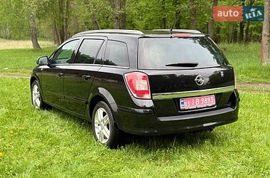 Універсал Opel Astra 2010 в Сумах