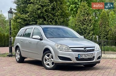 Універсал Opel Astra 2008 в Жовкві