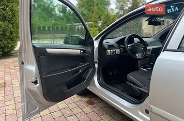 Универсал Opel Astra 2008 в Жовкве