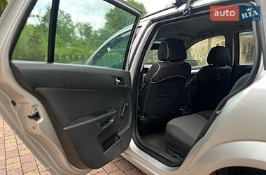 Универсал Opel Astra 2008 в Жовкве