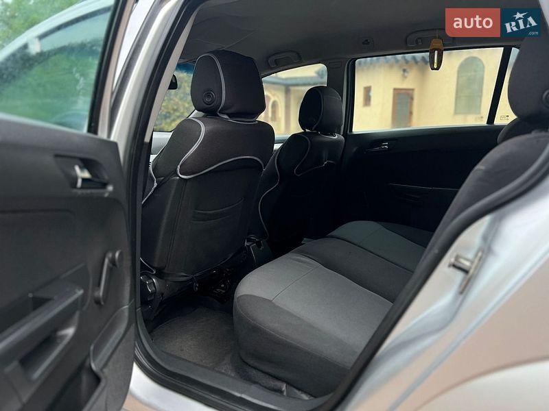 Универсал Opel Astra 2008 в Жовкве