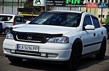 Седан Opel Astra 2004 в Черкасах