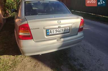 Седан Opel Astra 2006 в Бучі