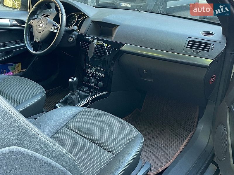 Кабриолет Opel Astra 2007 в Киеве фото 14 Кабриолет Opel Astra 2007 в Киеве