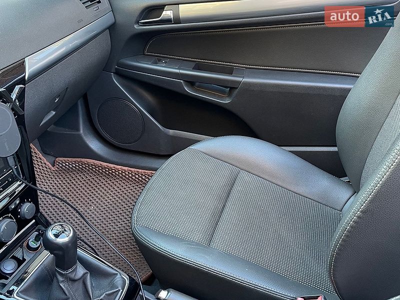 Кабриолет Opel Astra 2007 в Киеве фото 17 Кабриолет Opel Astra 2007 в Киеве
