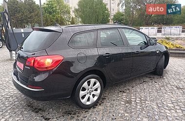 Универсал Opel Astra 2015 в Львове