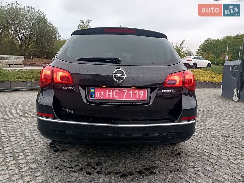 Универсал Opel Astra 2015 в Львове